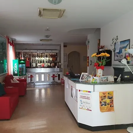 Ξενοδοχείο Criss 3*