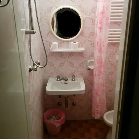 فندق Criss 3*